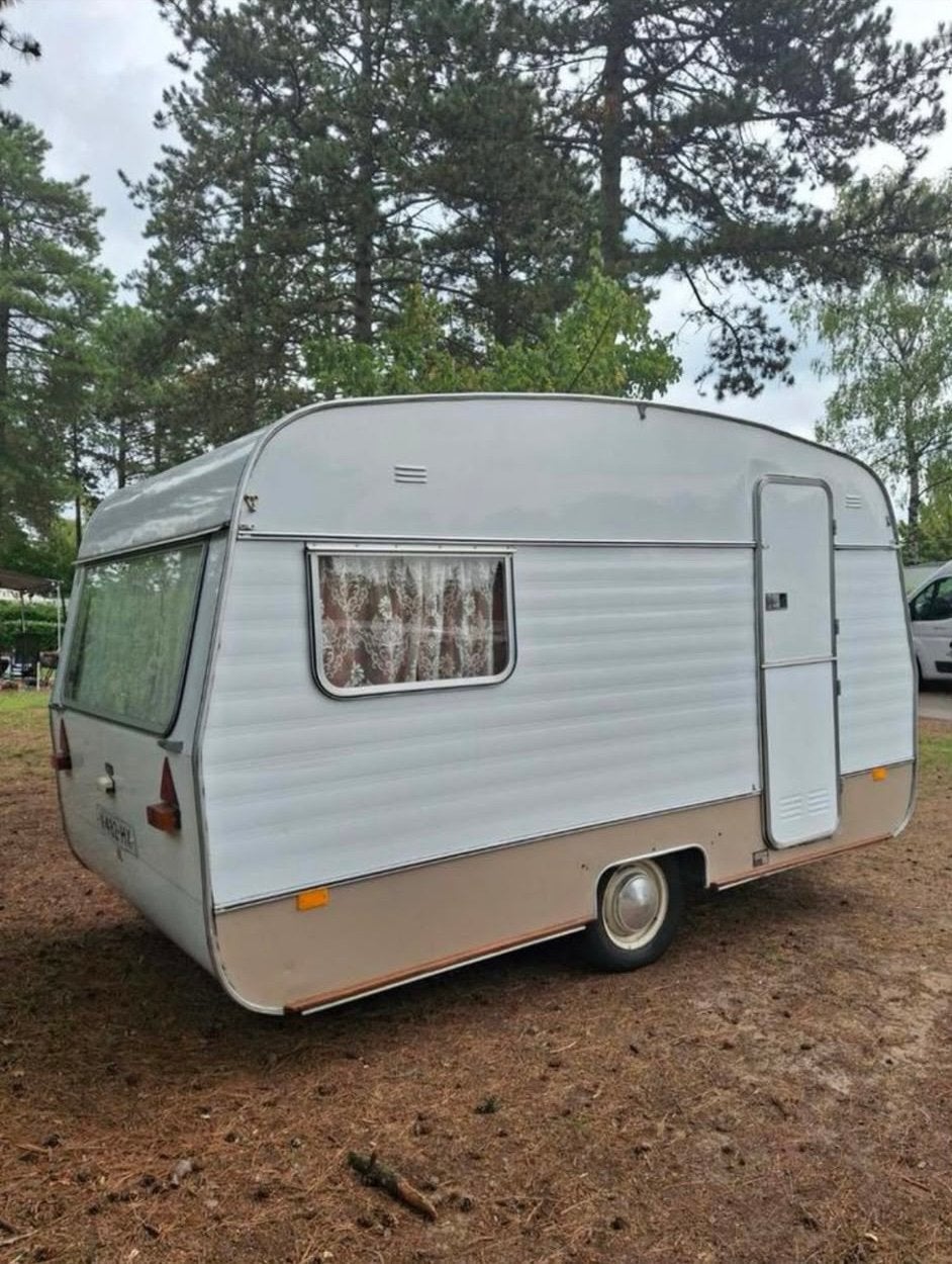Unieke Abbey caravan uit 1972., Caravans en Kamperen, Caravans, Overige merken, Treinzit, Particulier, Tot 4 meter