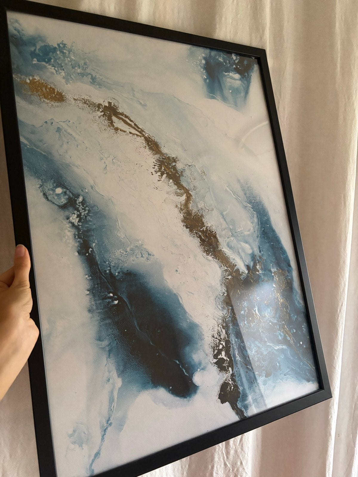 Desenio poster 50x70 'Into the Blue' met IKEA Fiskbo lijst, Huis en Inrichting, Woonaccessoires | Schilderijen, Tekeningen en Foto's