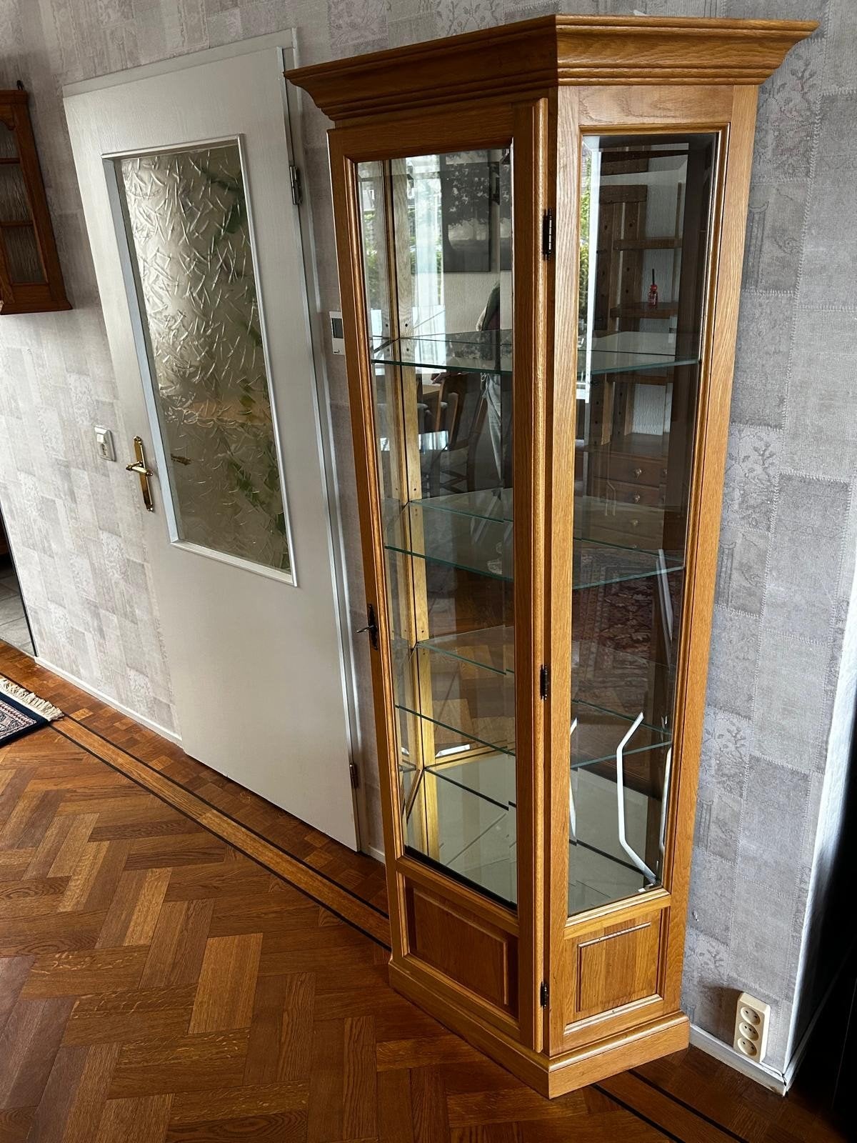 Mooie nette vitrine kast, Huis en Inrichting, Kasten | Vitrinekasten, Ophalen, 50 tot 100 cm, Zo goed als nieuw, 150 tot 200 cm