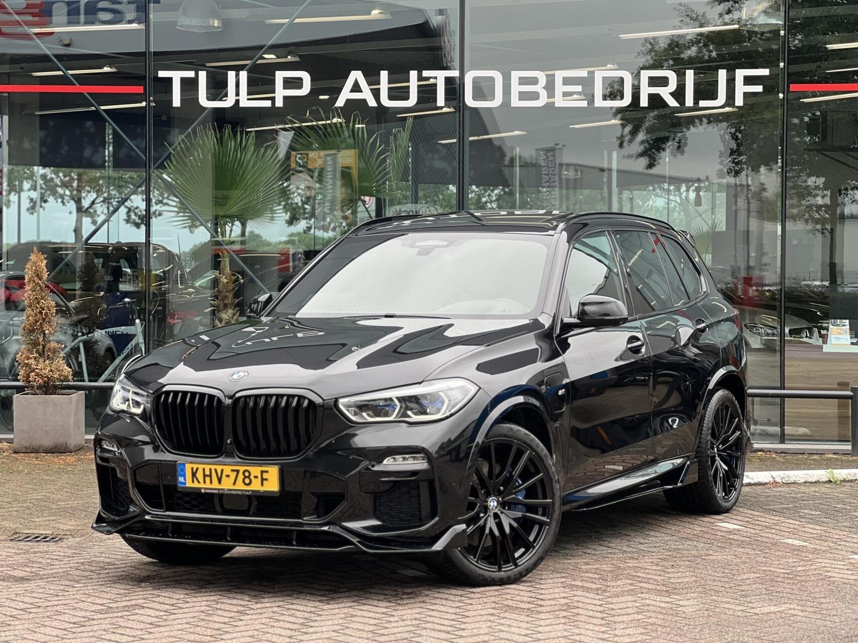 BMW X5 xDrive45e M-SPORT HUD AERO SFEER PANO H&K LASER 360, Automaat, Gebruikt, 394 pk, Zwart
