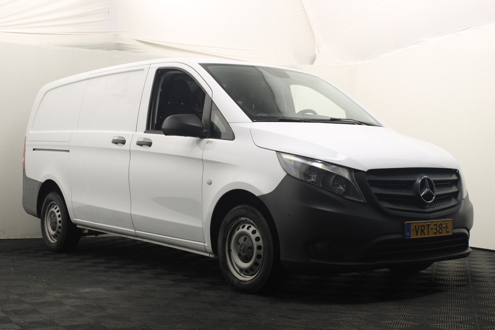 Mercedes-Benz Vito 114 CDI Lang (bj 2016), Auto's, Bestelauto's, Automaat, Euro 5, Zwart, 4 cilinders
