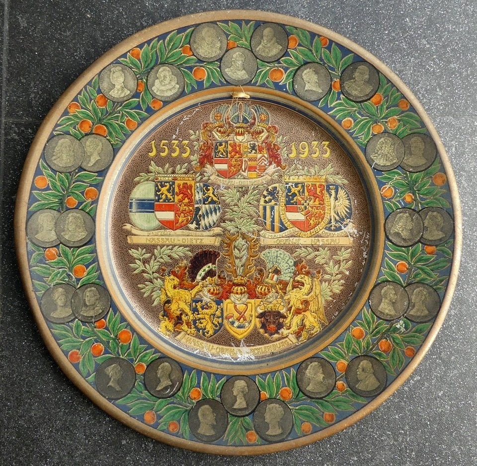 Blikken bord 400 jr huis Oranje Nassau Mecklenburg 1533-1933, Ophalen of Verzenden, Gebruikt, Nederland, Overige typen