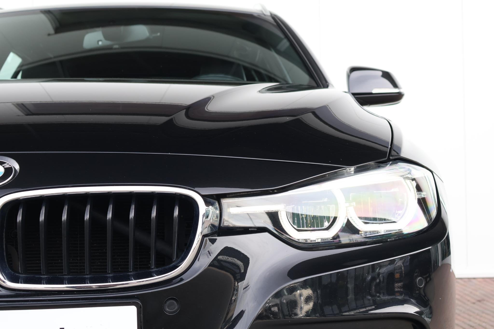 BMW 3-serie Touring 320i M Sport Edition M Sport/ Stoelverwa, Auto's, BMW, Automaat, 4 cilinders, Zwart, Origineel Nederlands