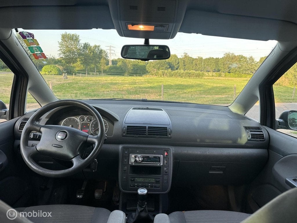 Seat Alhambra 1.8 150pk! 7-personen Airco PDC EXPORT✅, Auto's, Seat, Voorwielaandrijving, Stof, Gebruikt, Zwart