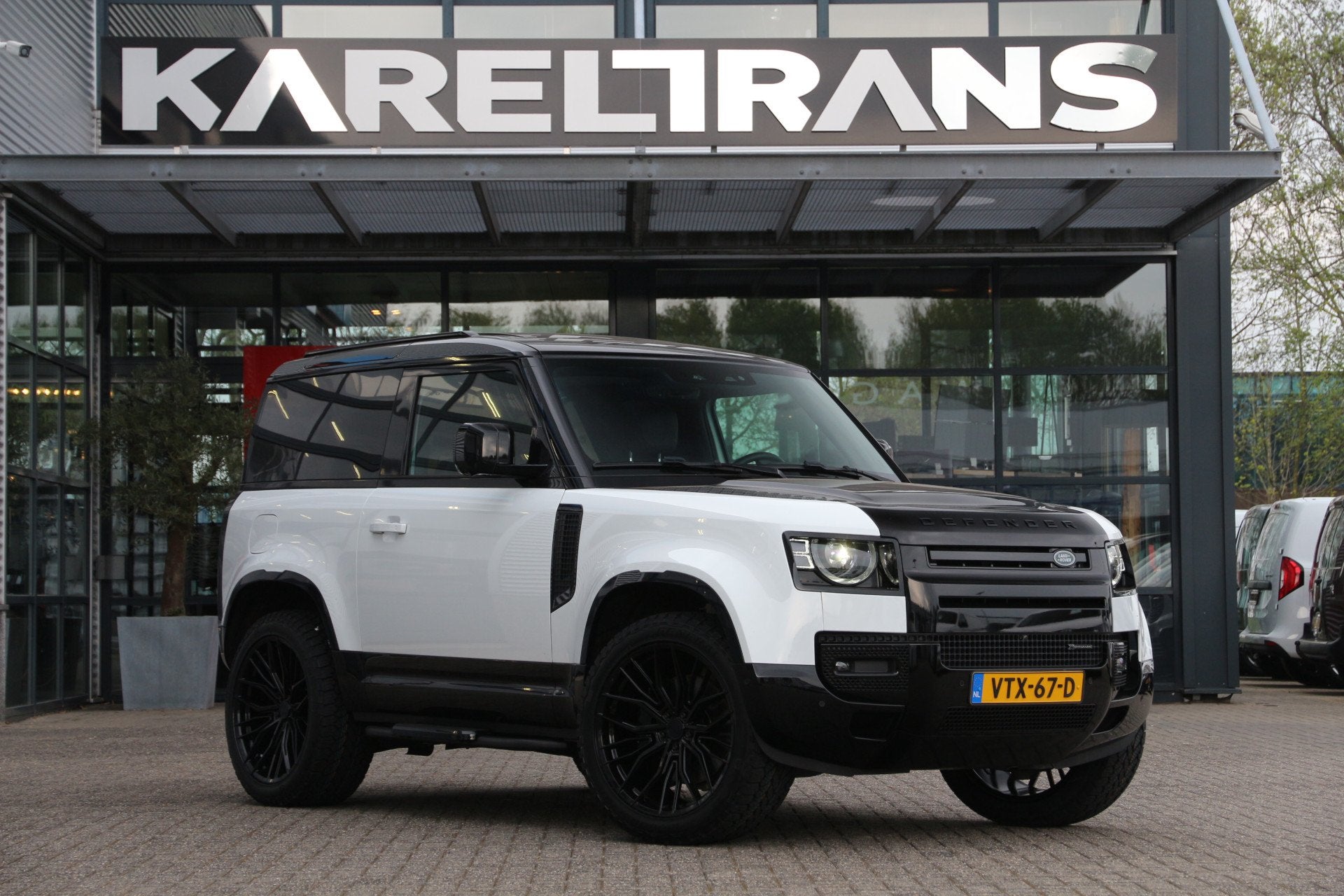 Land Rover Defender 90 3.0 D250 | HSE | Grijs kenteken | Pan, Gebruikt, Wit, Vierwielaandrijving, 2 stoelen