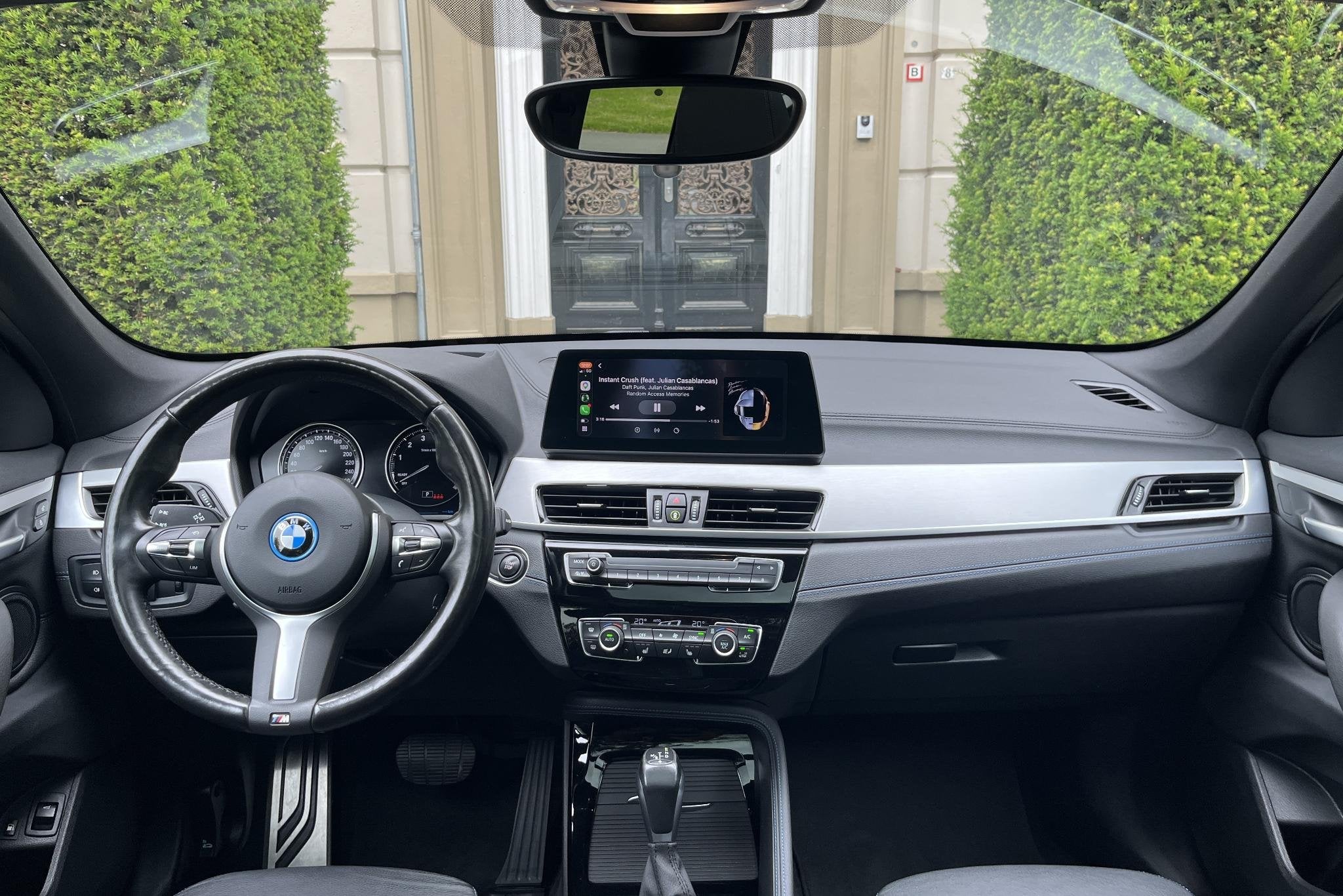 BMW X1 xDrive25e PANO | CRUISE | HIFI | CARPLAY | M-PAKKET |, Auto's, Gebruikt, 16 kWh, Plug-in hybride, Bedrijf