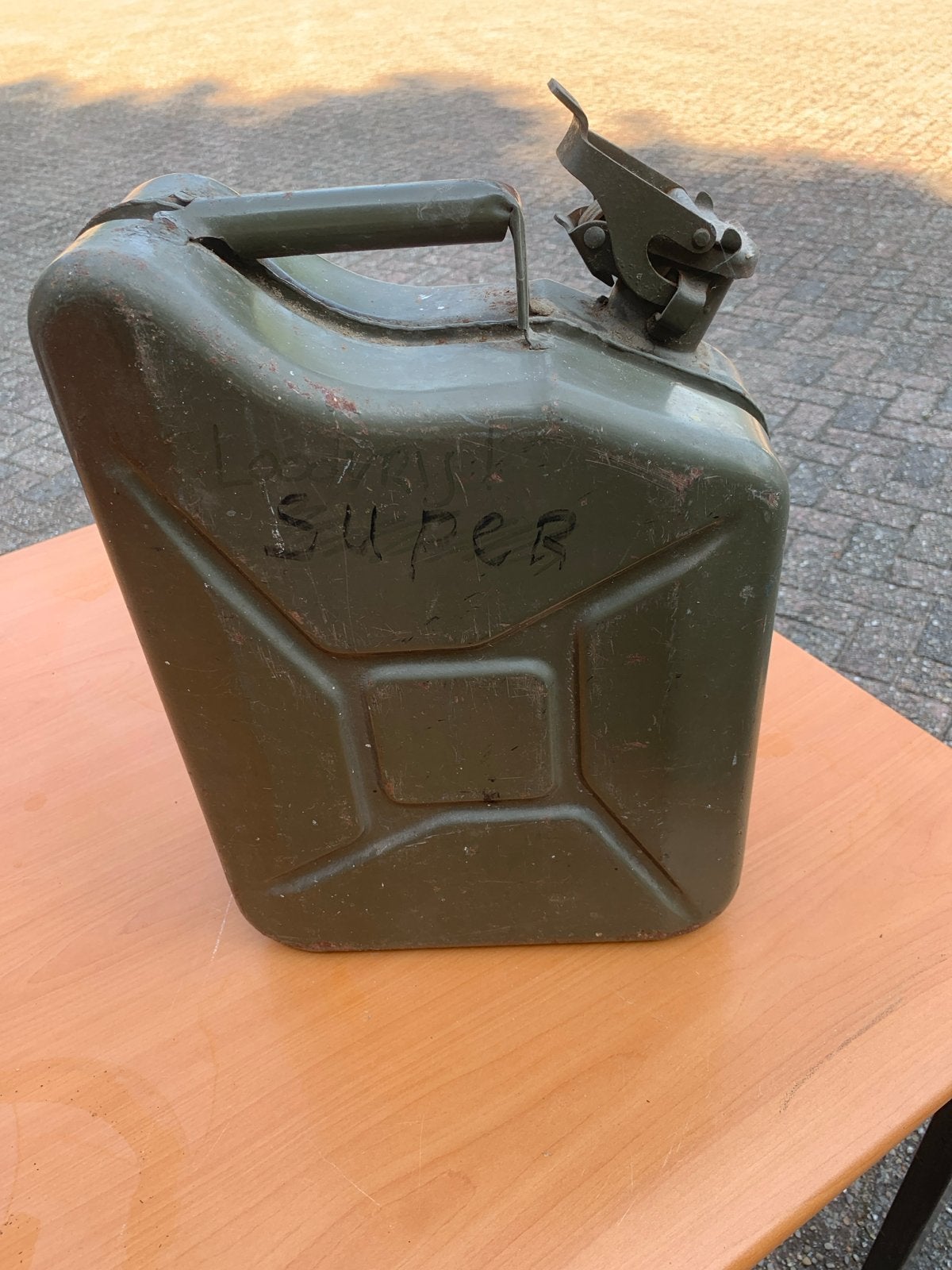 Oude leger jerrycan uit 1986 - 20 liter, Ophalen