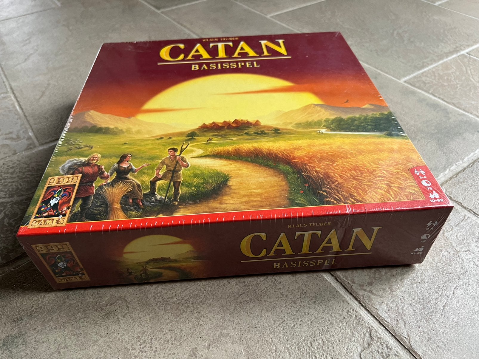 Catan basis spel nieuw in folie, Ophalen of Verzenden, Zo goed als nieuw