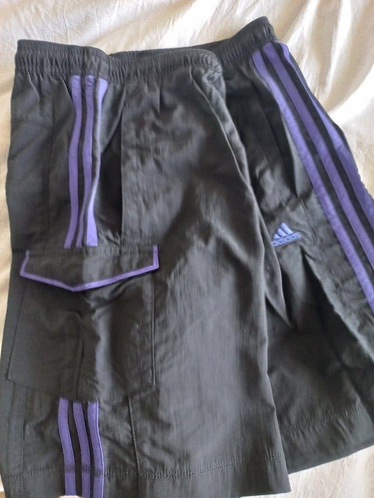Sportbroek Adidas zw/paarse streep, mt. L, Maat 52/54 (L), Meerkleurig, Ophalen of Verzenden, Zo goed als nieuw