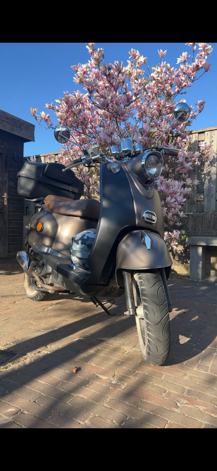 Scooter + 2 helmen, Ophalen, Gebruikt, Benzine, Overige merken