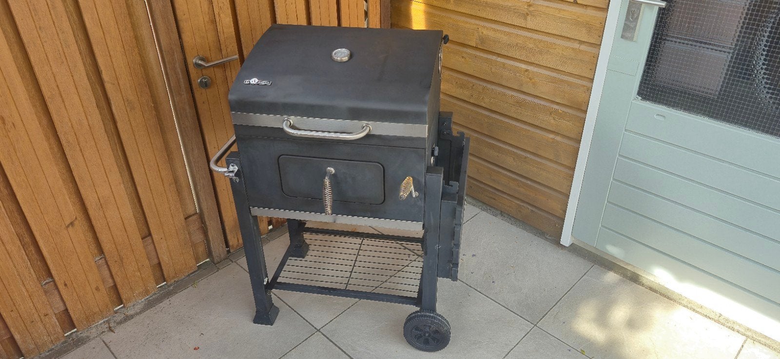 Barbecue met afdekhoes, tangen en Firestarter, Ophalen, Gebruikt, Met accessoires