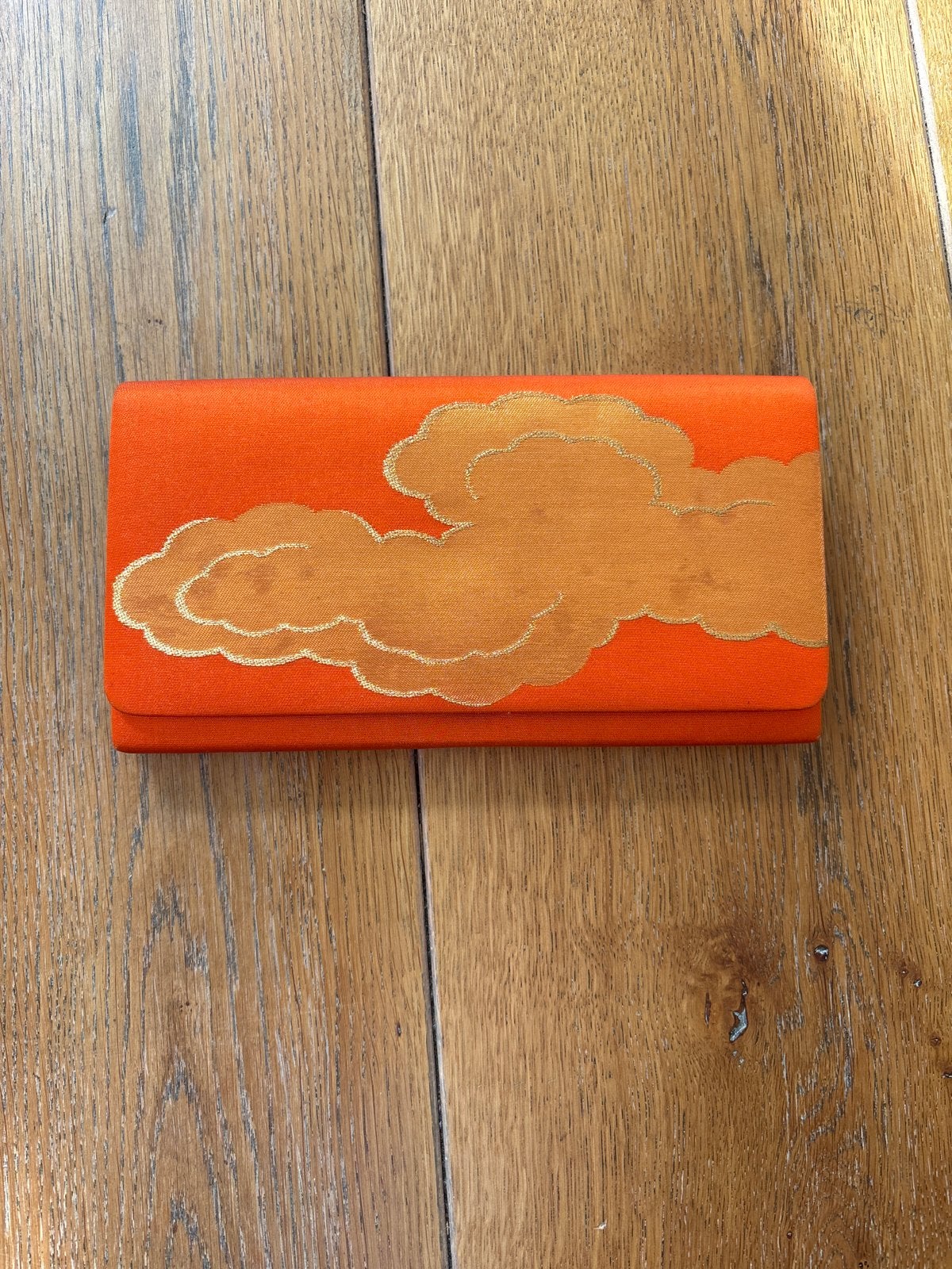 Vintage Japanse clutch met gouden wolkpatroon, Ophalen of Verzenden, Gebruikt, Oranje, Avondtasje