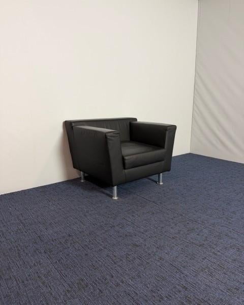 2 x Fauteuil Luxy, zwart kunstleder, H 64 x B 92 x D 76 cm.