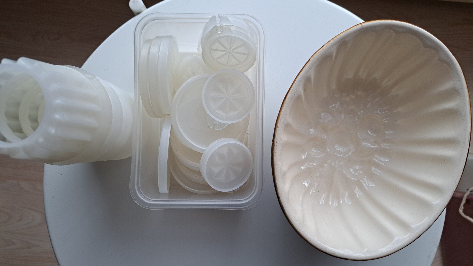 Diverse puddingvormen en schaal, Kunststof, Ophalen of Verzenden, Wit, Overige typen