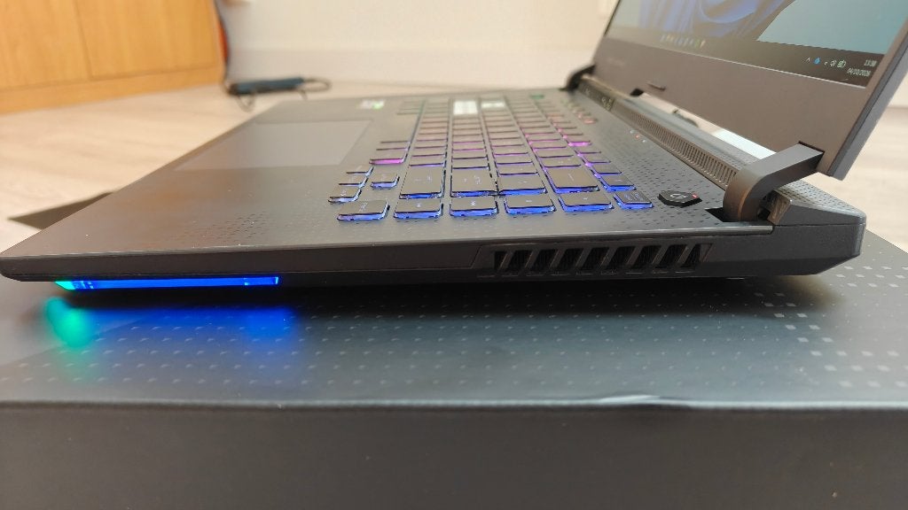 Foto 9 van ASUS ROG Strix G15 (144Hz) | Ryzen 7 | RTX 3050 + Doos & Bon