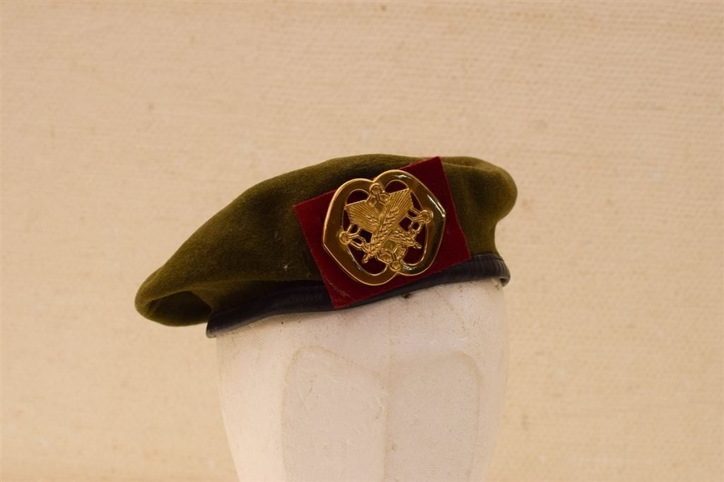 Baret met embleem 48534