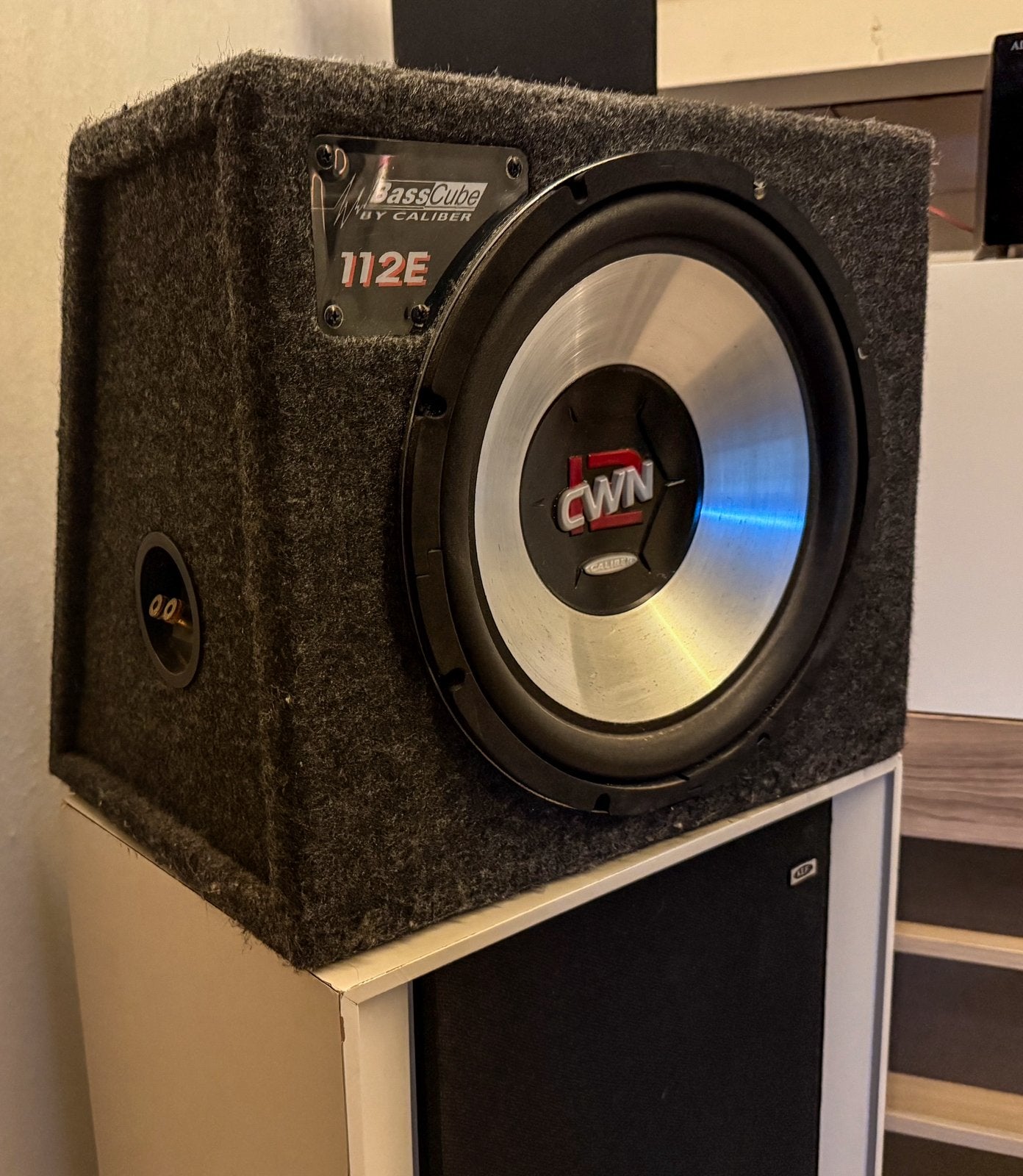 Subwoofer Caliber BassCube 112E, Ophalen, Zo goed als nieuw
