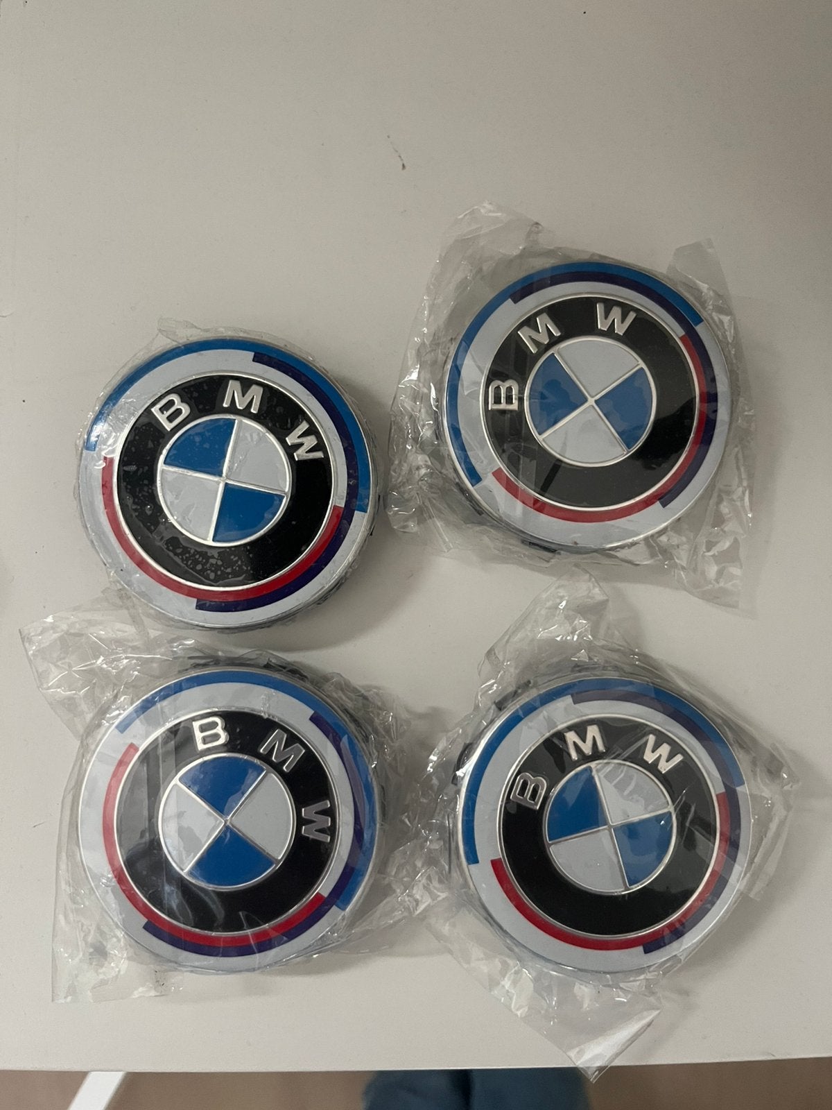Bmw nieuw logo wieldoppen 68mm, Auto diversen, Ophalen of Verzenden, Zo goed als nieuw