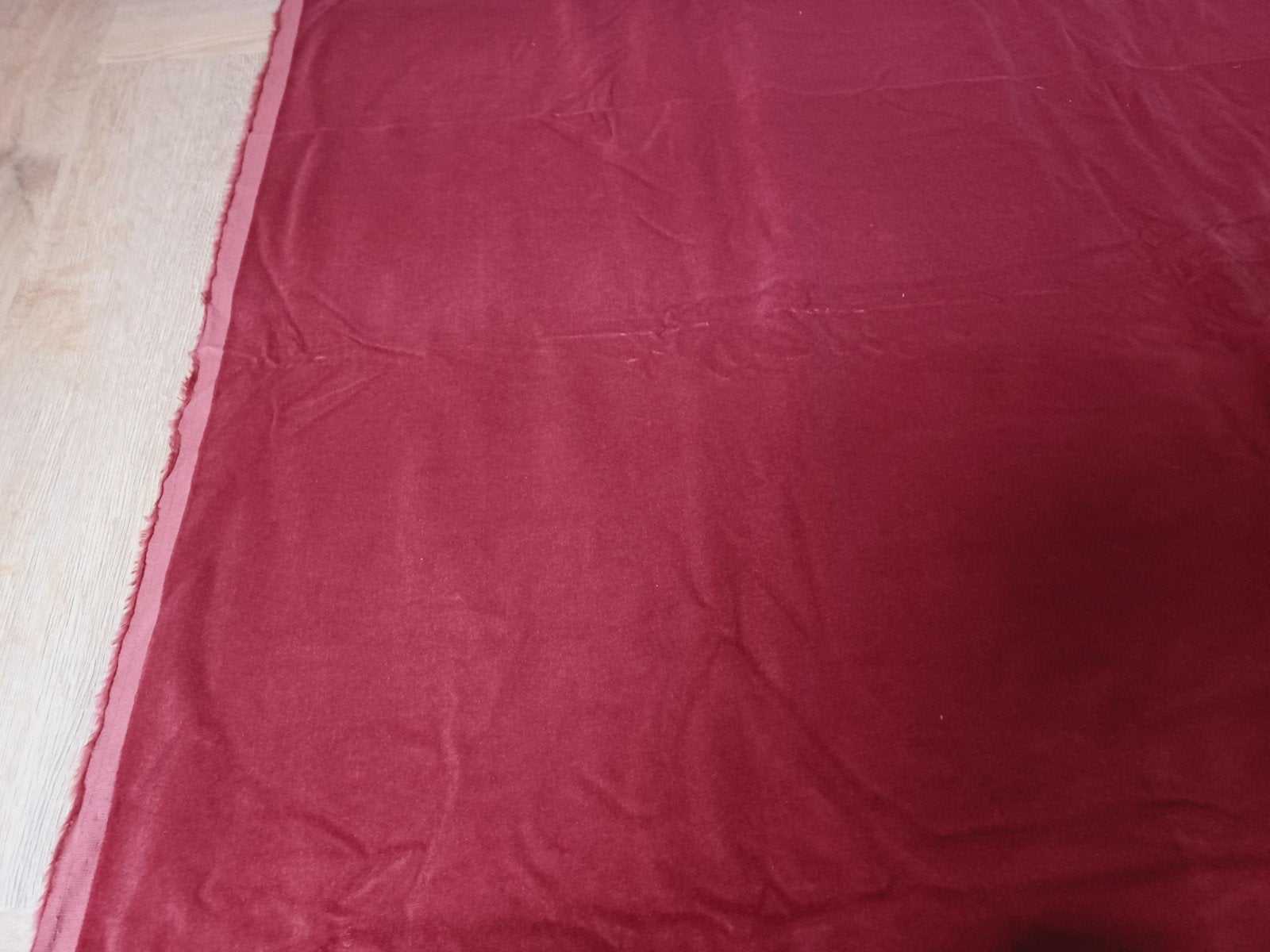 ❤️ nieuwe lap velours fluweel fuchsia 140x650 cm, Hobby en Vrije tijd, Stoffen en Lappen, Verzenden, 120 cm of meer, Roze, Nieuw