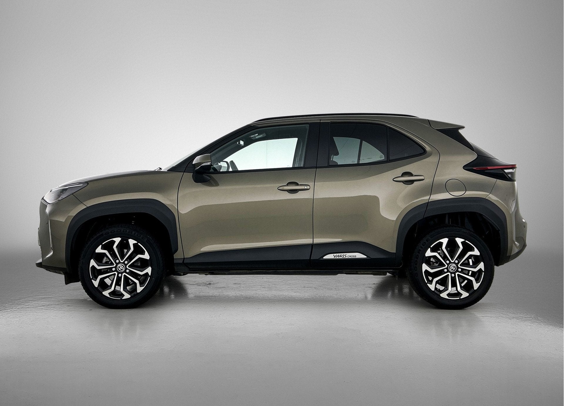 Toyota Yaris Cross 1.5 Hybrid Dynamic | Comfort Pack |, Stof, Gebruikt, 116 pk, 1490 cc