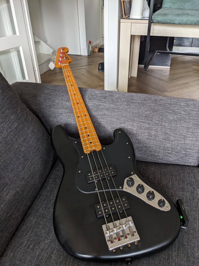Fender Jazz Bass - Zwart, Elektrisch, Muziek en Instrumenten, Ophalen