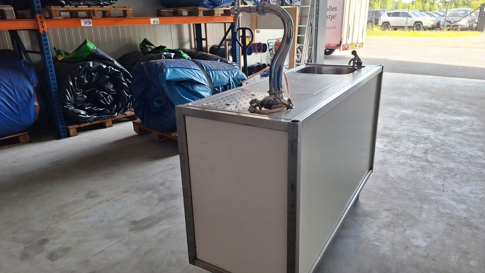 Mobiele tapinstallatie met spoelbak en koeler, Ophalen of Verzenden