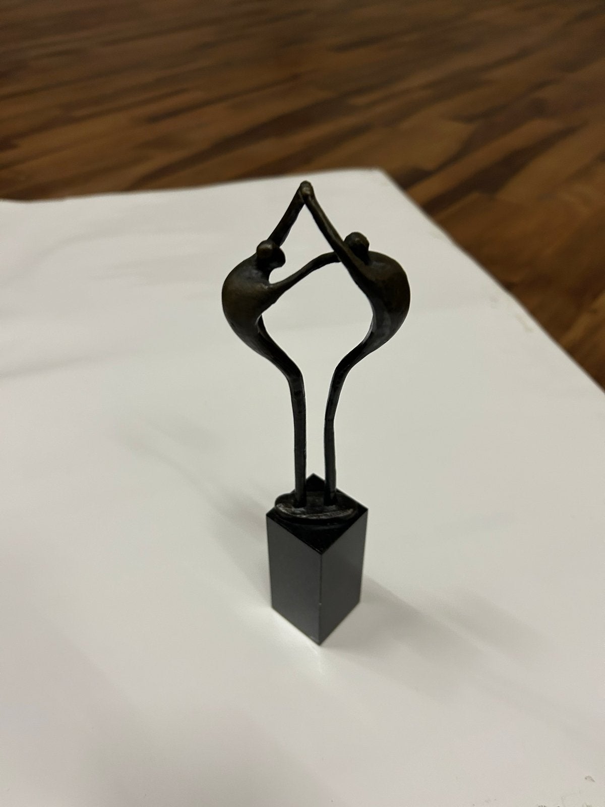 Artihove sculptuur beeld - in nieuwstaat, Minder dan 20 cm, Ophalen of Verzenden, Gemerkt, Beeld