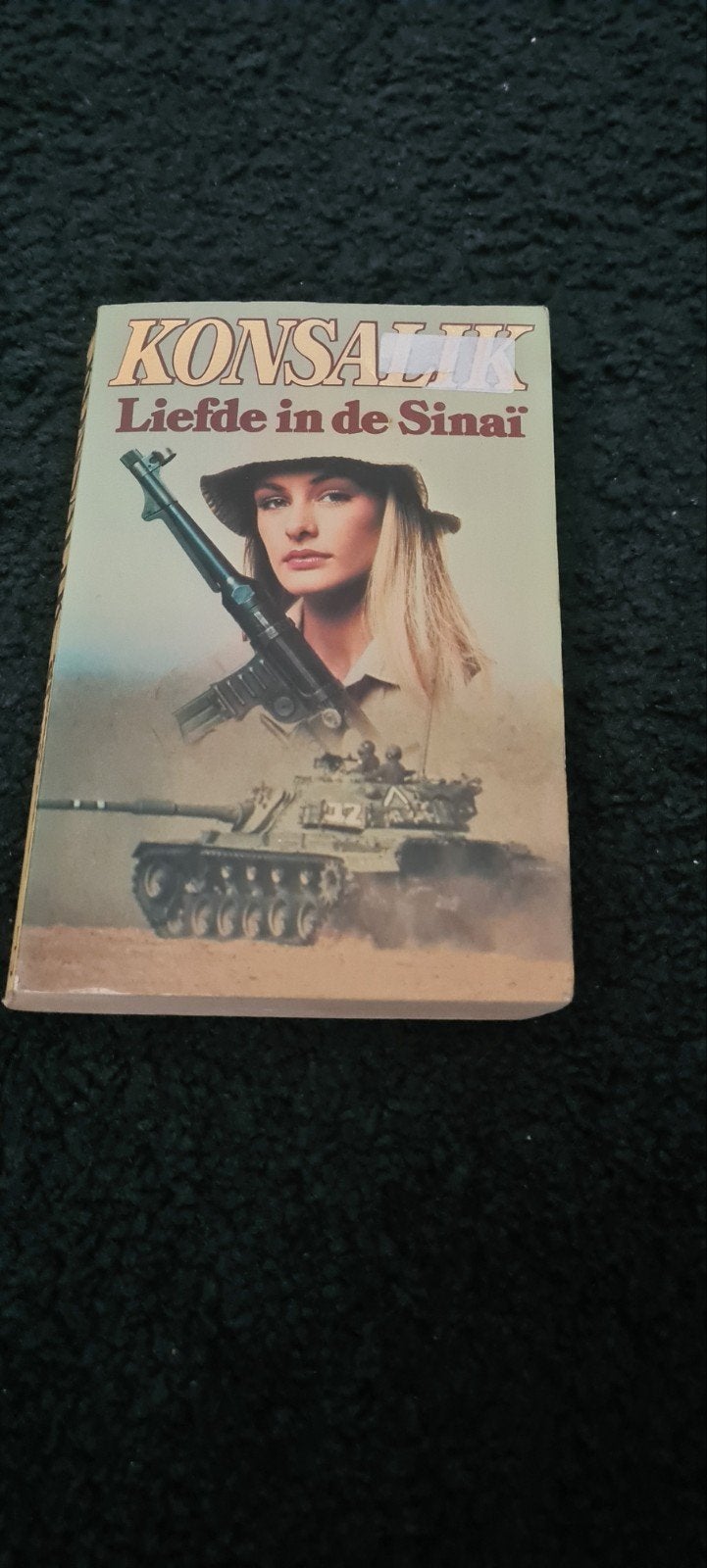 Te koop boek roman "Liefde in de Sinai"., Boeken, Streekboeken en Streekromans, Ophalen of Verzenden, Zo goed als nieuw, Heinz G. Konsalik