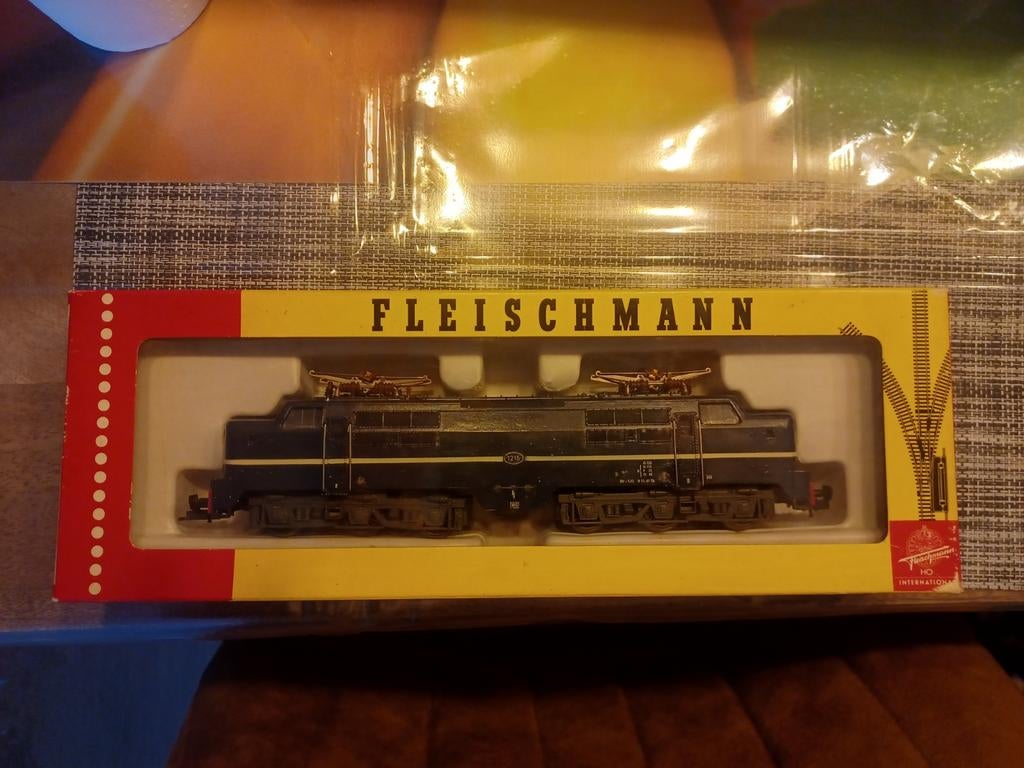 Fleischmann NS 1215 Locomotief - Zo goed als nieuw, Hobby en Vrije tijd, Modeltreinen | H0, Ophalen of Verzenden