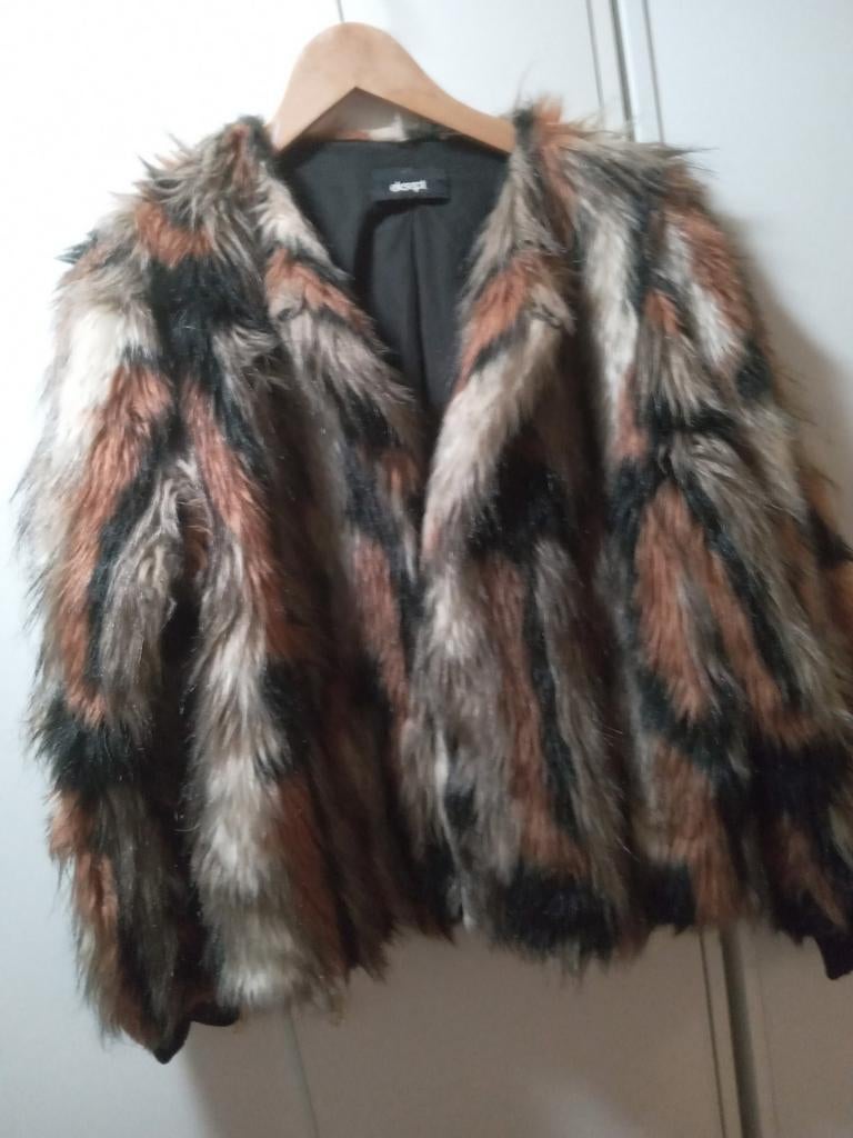 Leuk harige vest jas met bruine tinten zwart en beige, Ophalen of Verzenden, Zo goed als nieuw, Maat 38/40 (M), Zwart