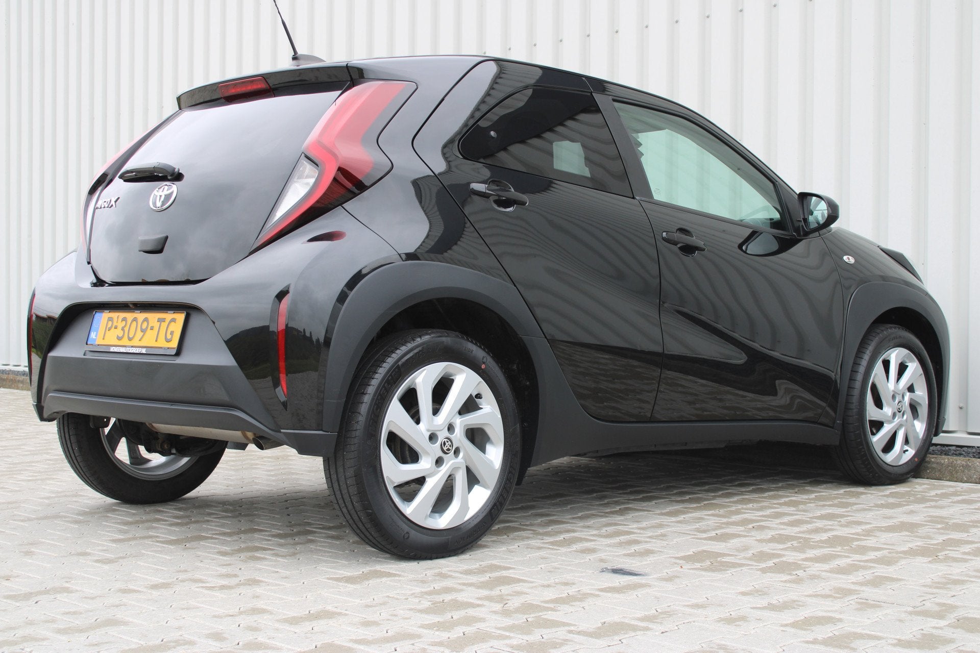 Toyota Aygo X 1.0 VVT-i MT first | Incl. 12 maanden garantie, Auto's, 12 maanden, Stof, Gebruikt, 920 kg