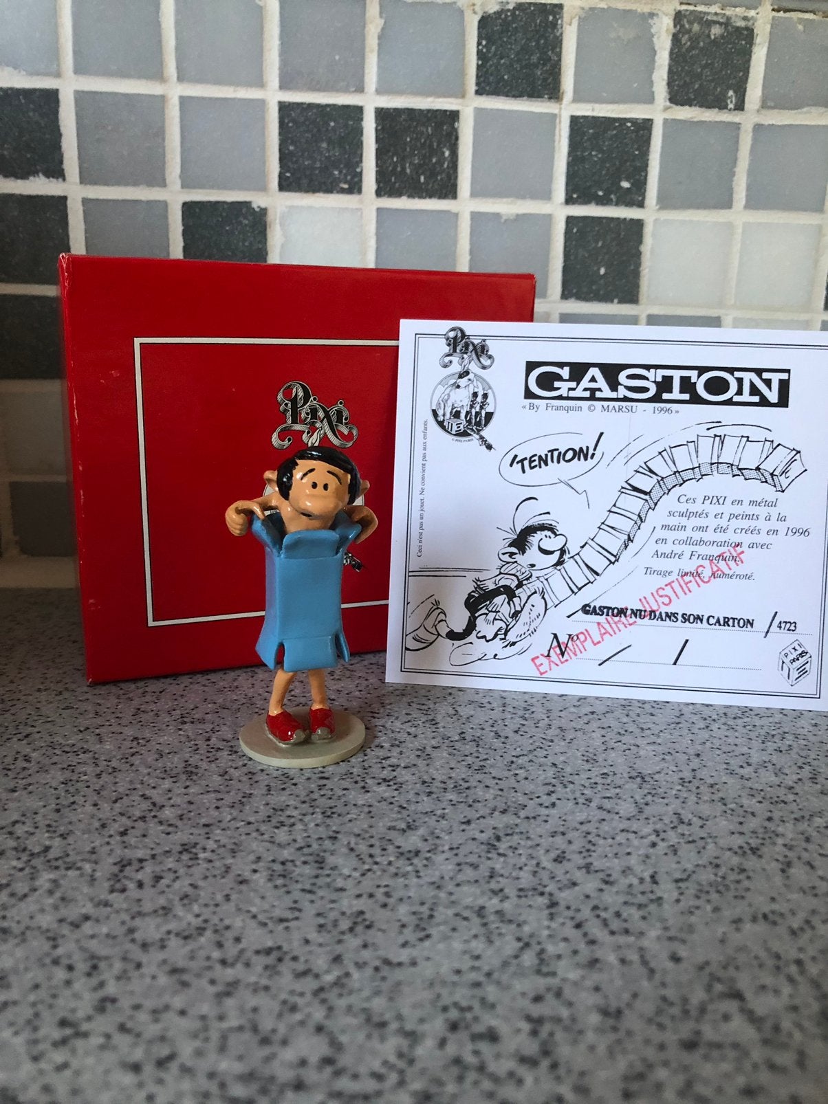 Gaston naakt in zijn doos - pixi, Ophalen of Verzenden, Asterix en Obelix, Zo goed als nieuw, Beeldje of Figuurtje