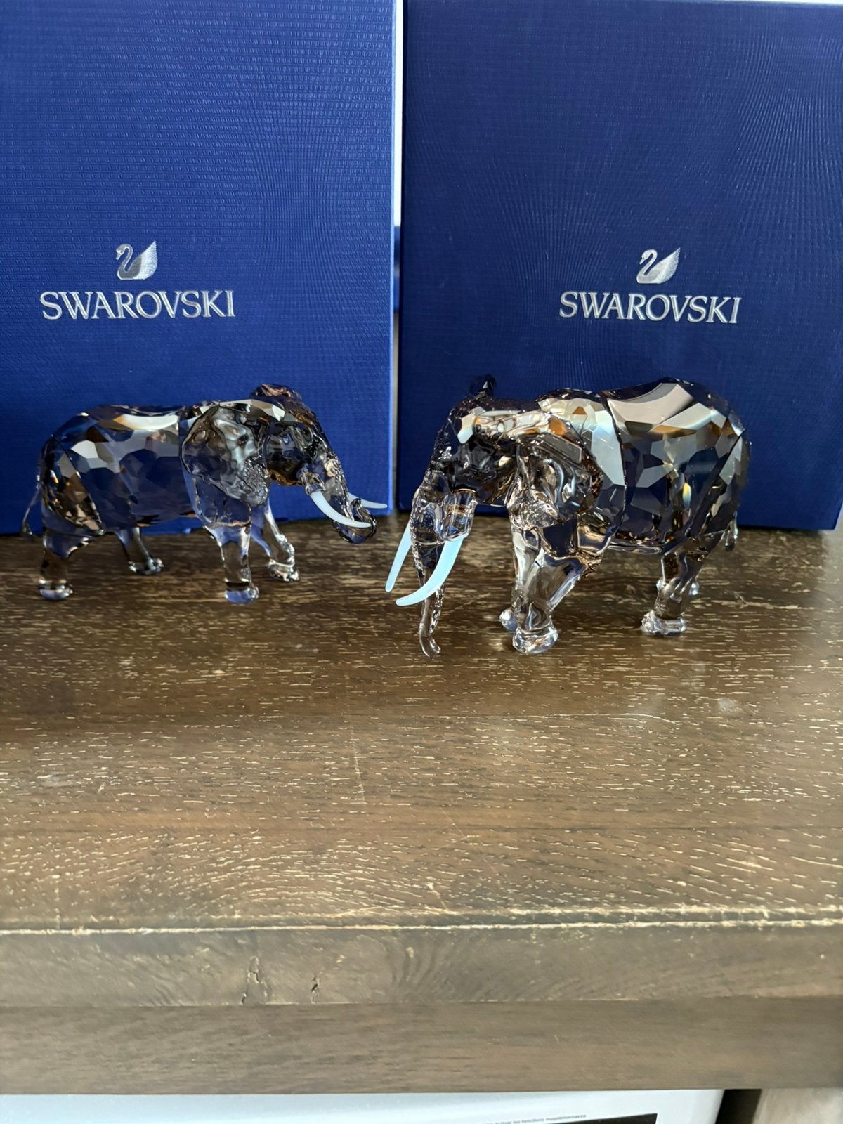 Swarovski jaarstuk 2022 olifanten, Verzamelen, Swarovski, Ophalen of Verzenden, Zo goed als nieuw, Figuurtje