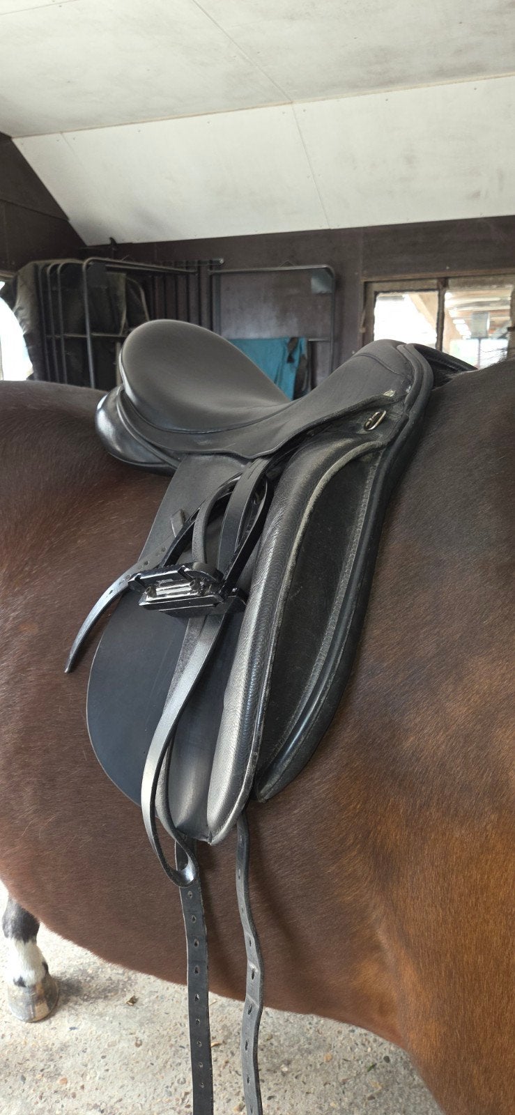 Ideal dressuurzadel 17,5 inch MW, Ophalen, Zo goed als nieuw, Overige soorten
