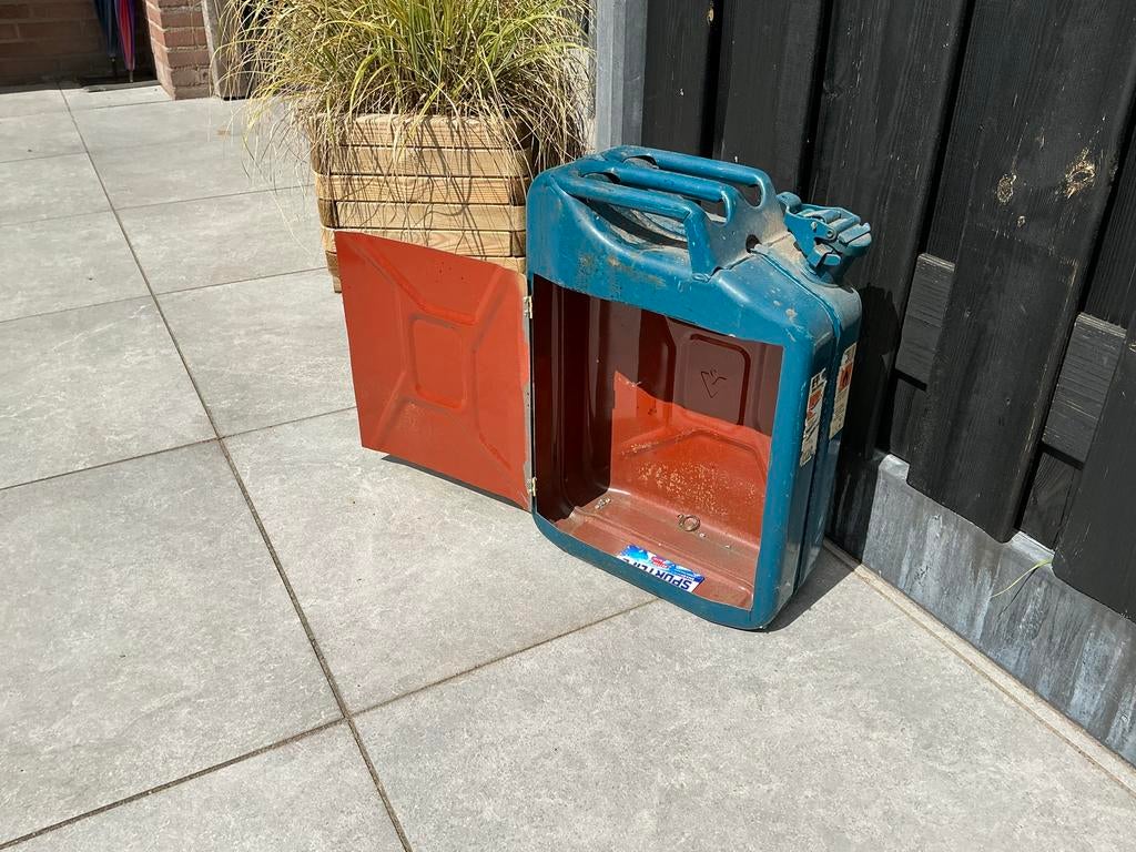 Jerrycan minibar project - Uniek doe-het-zelf item, Verzamelen, Militaria | Algemeen, Ophalen, Landmacht, Nederland, Overige typen