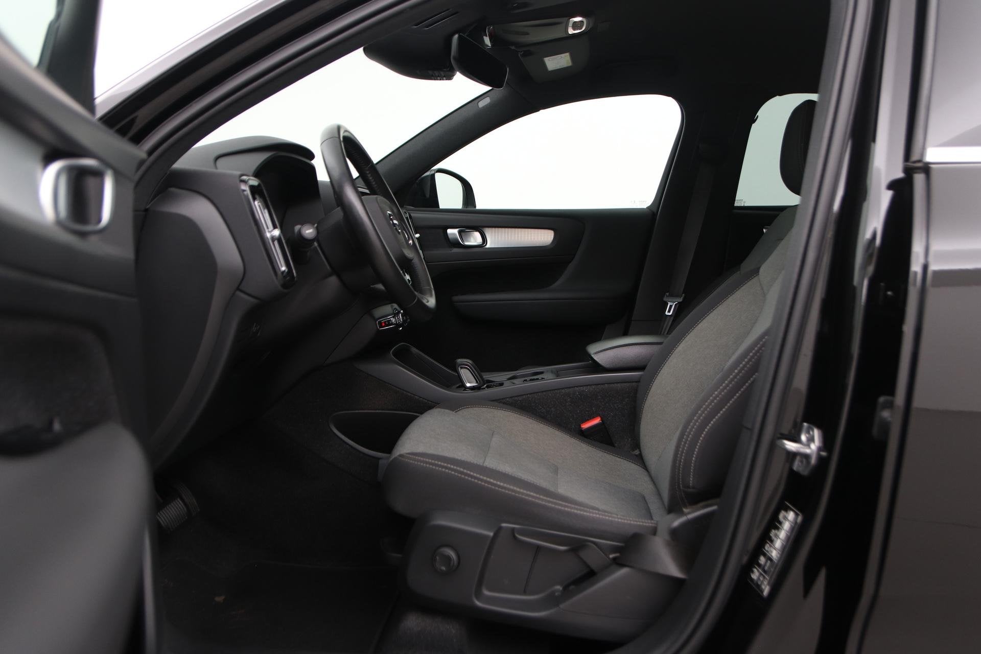 Volvo XC40 T4 Recharge Inscription | Trekhaak | Standkachel, Stof, Euro 6, Zwart, Bedrijf