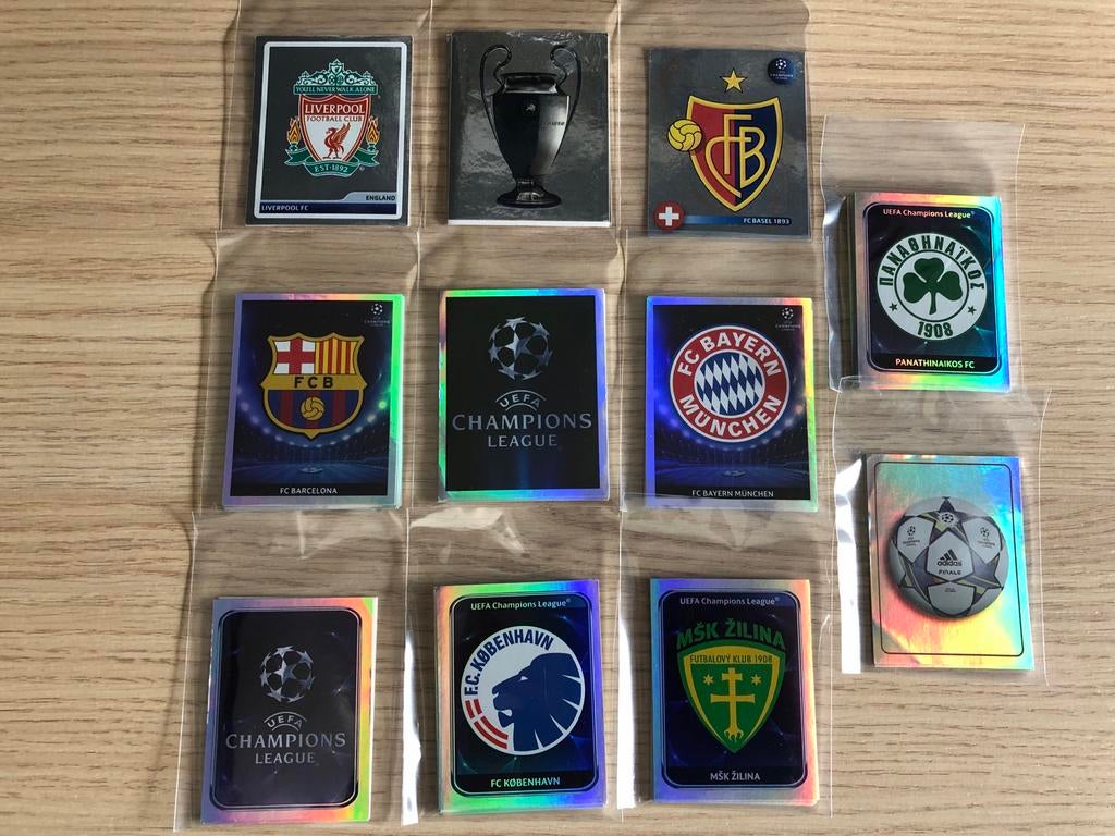 Panini Champions League emblemen 50x, Ophalen of Verzenden, Zo goed als nieuw, Buitenlandse clubs, Poster, Plaatje of Sticker