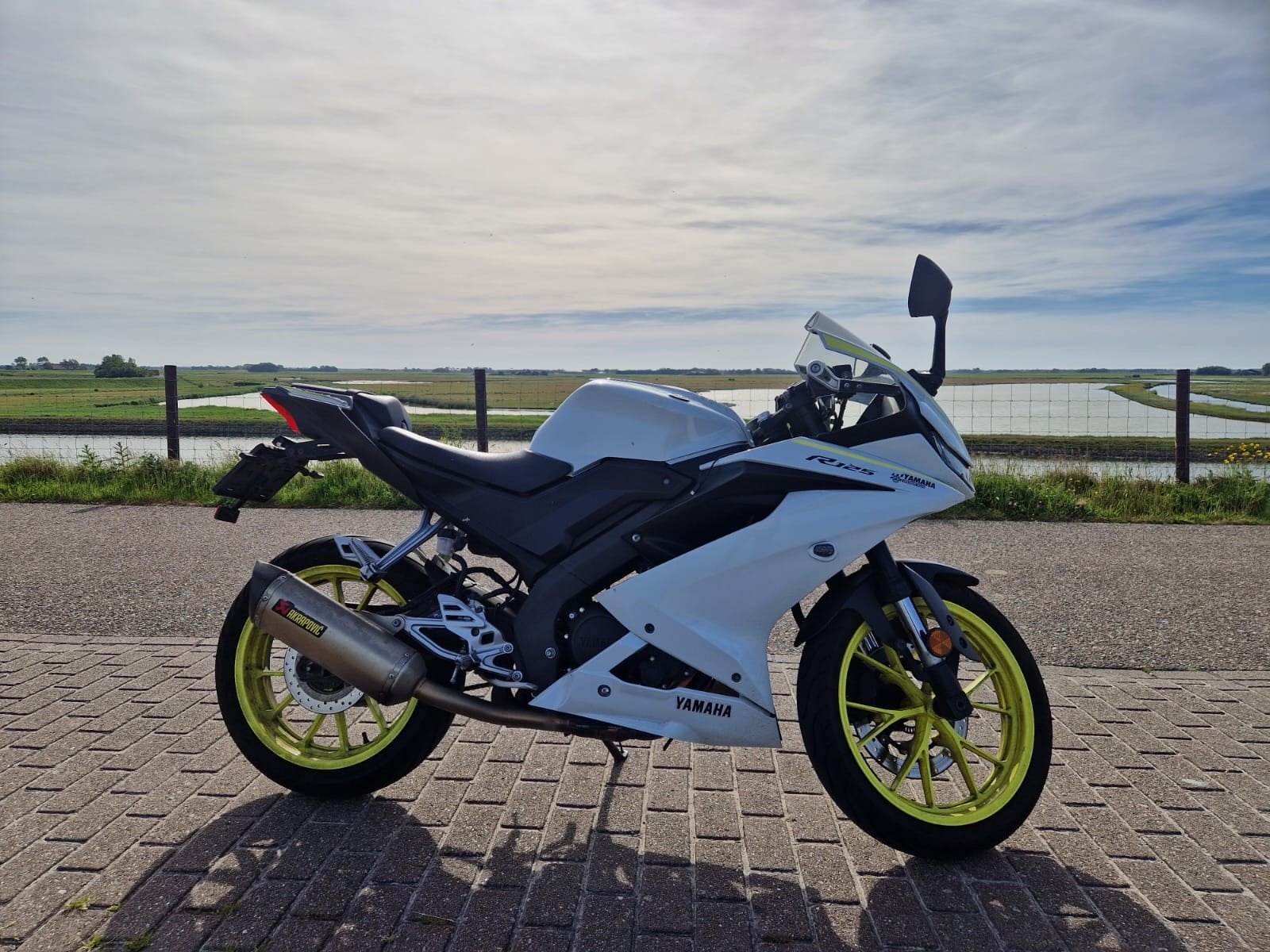 VASTGELOPEN yamaha yzf r125 2020, Motoren, Ophalen