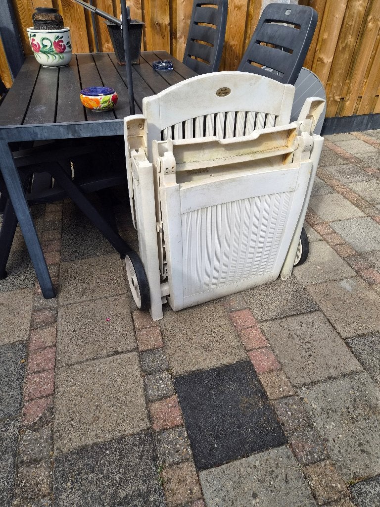 Wit opklapbaar ligbed, Tuin en Terras, Ophalen, Gebruikt, Kunststof, Verstelbaar