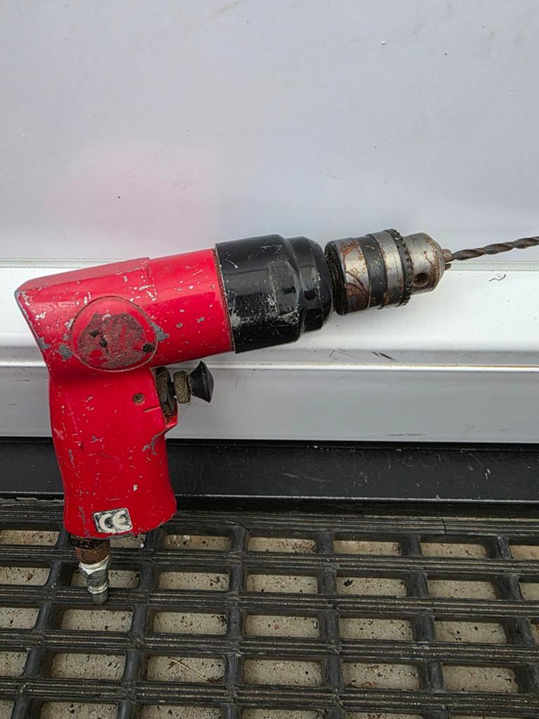 Pneumatische boormachine op luchtcompressor, Doe-het-zelf en Verbouw, Gereedschap | Boormachines, Ophalen of Verzenden, Gebruikt