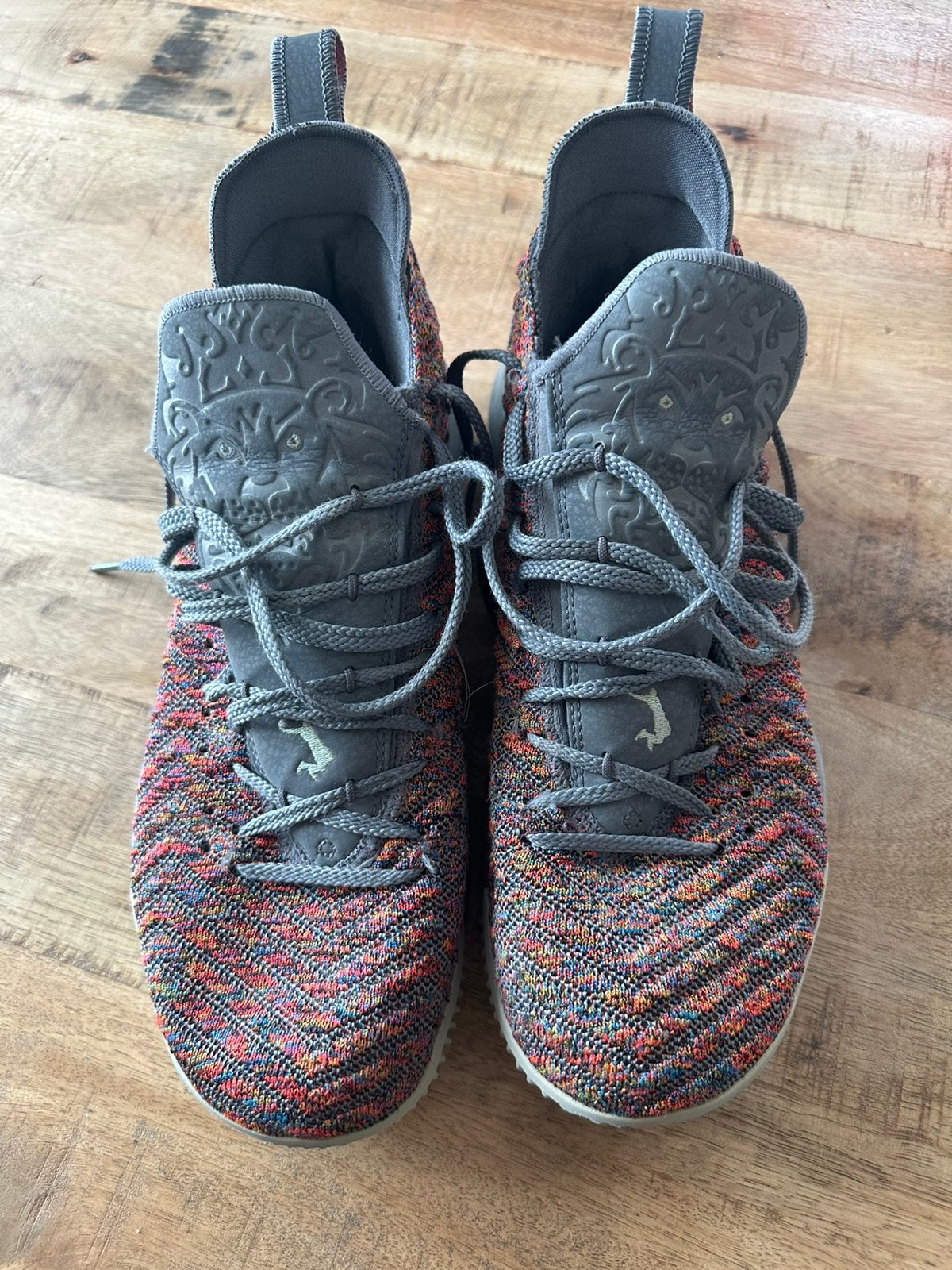 Lebron 16 basketbalschoenen, maat 46, Ophalen, Zo goed als nieuw, Schoenen