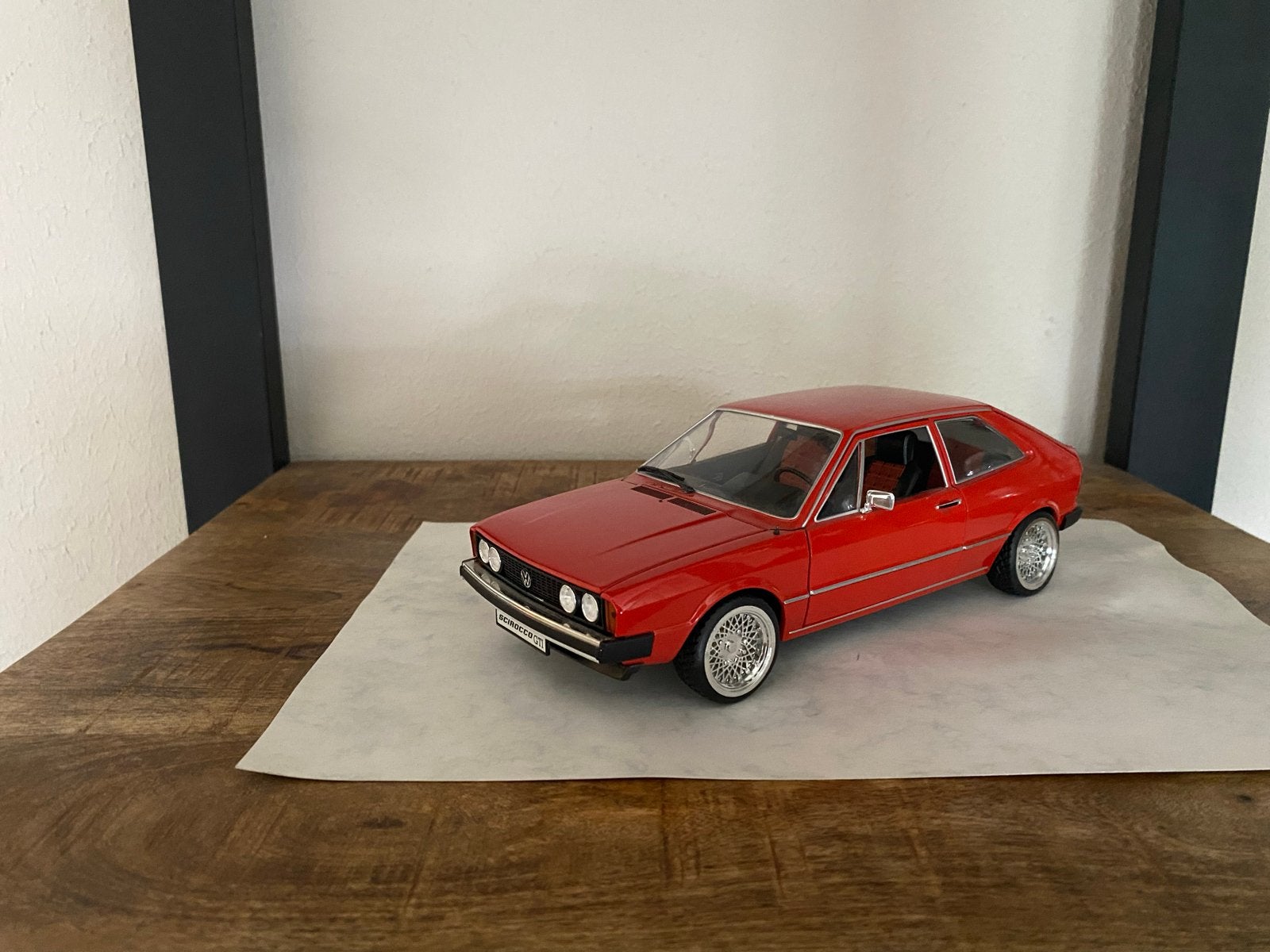 Volkswagen Scirocco GTI mk1 1:18 Revell, Hobby en Vrije tijd, Ophalen of Verzenden, Zo goed als nieuw, Auto, Revell