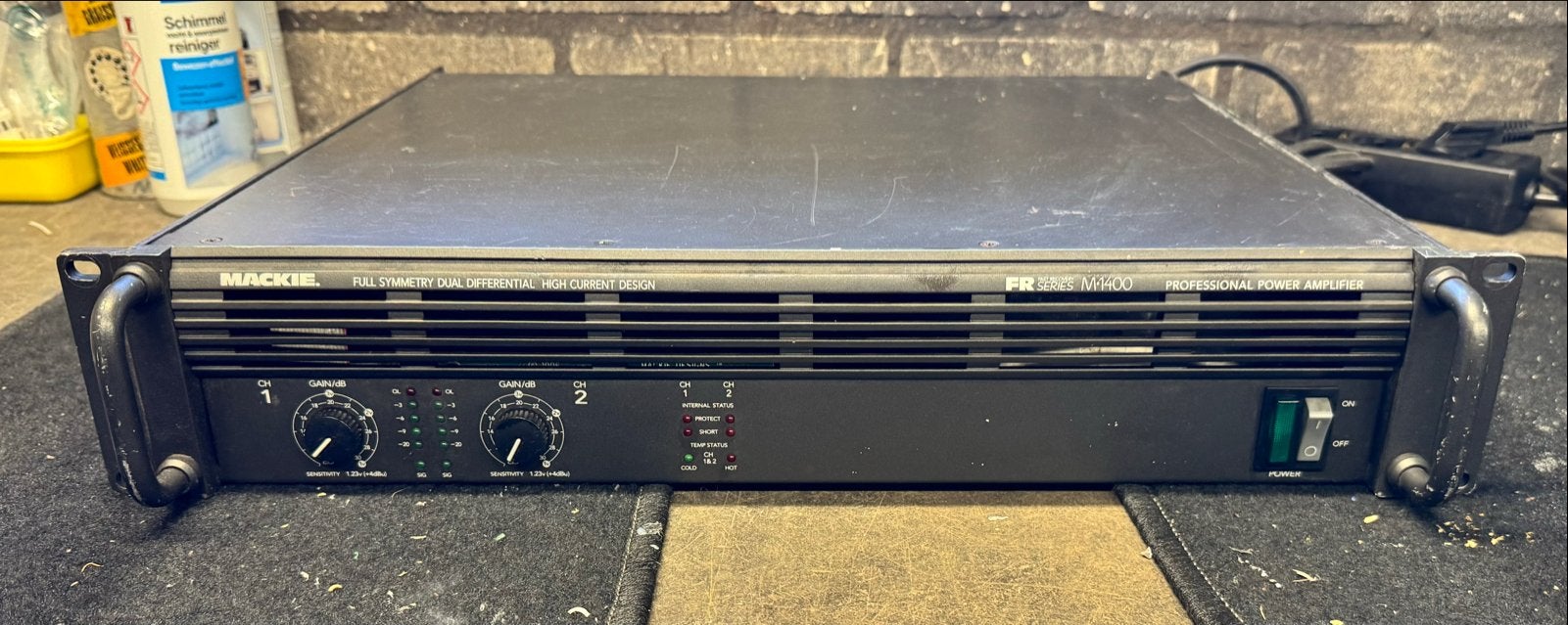 Mackie FR Series M1400 Professionele Eindversterker, Gebruikt, 120 watt of meer, Stereo, Ophalen