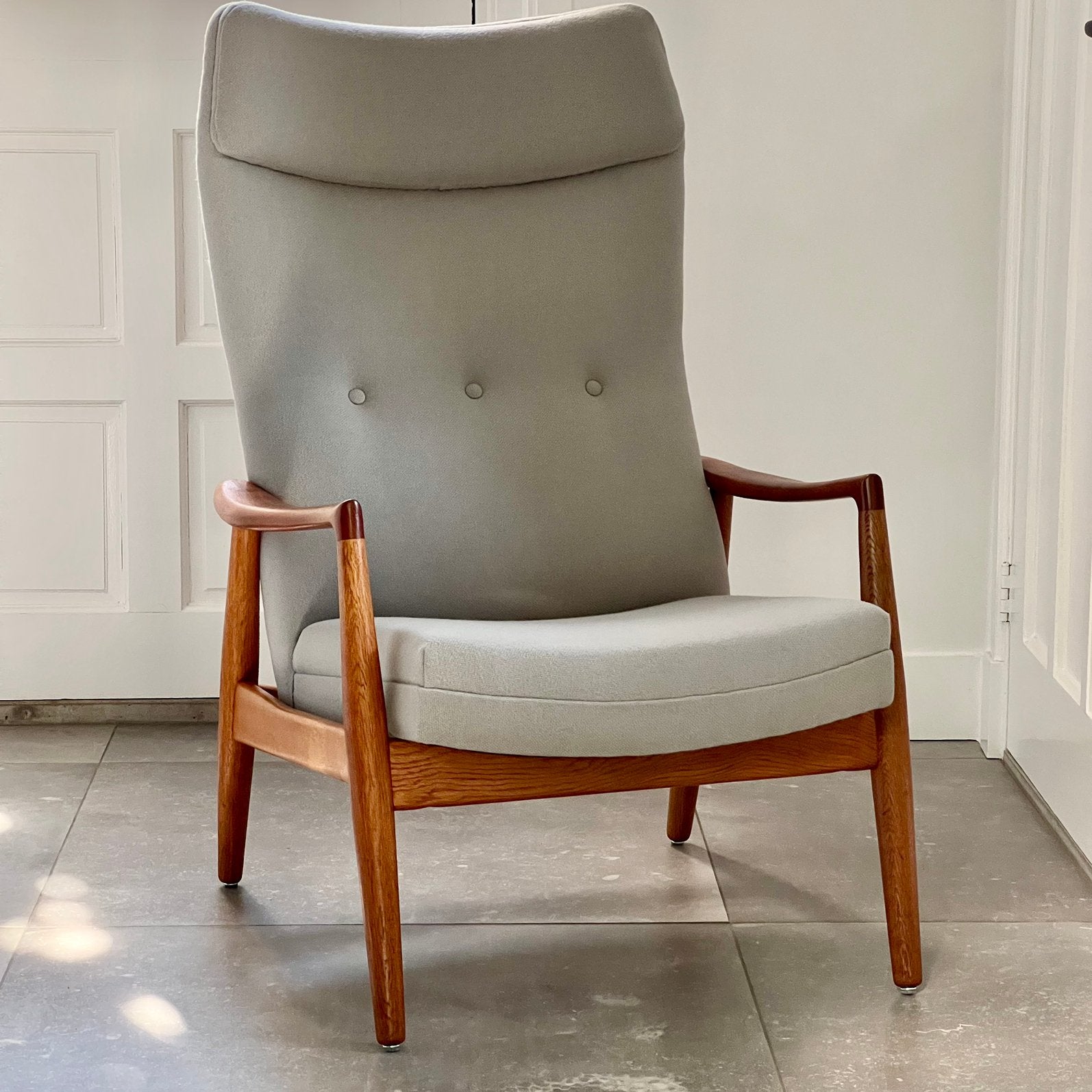 Bovenkamp met Kvadrat gerestaureerde fauteuil vintage design, Hout, Midcentury modern vintage Danish and Dutch design classic