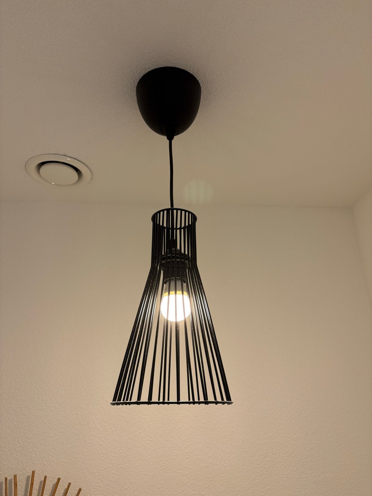 Zwarte draadlamp met zwarte pendel, Ophalen of Verzenden, Zo goed als nieuw, Metaal, E27 (groot)