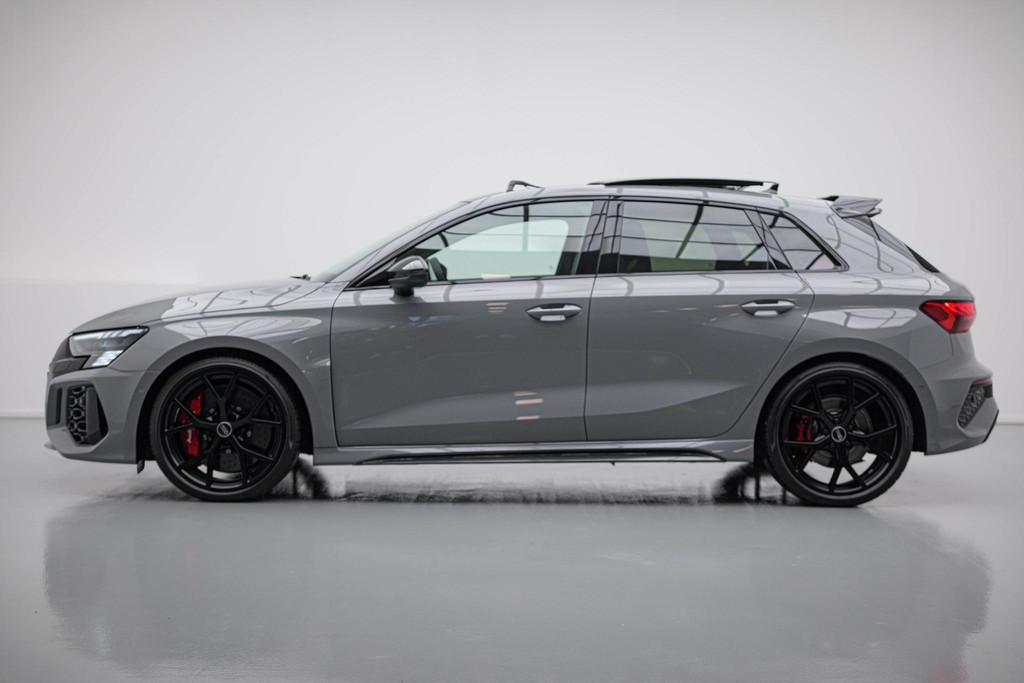 Audi RS3 Sportback 2.5 TFSI Quattro |Pano|Massage|Ceramic|Ca, Automaat, Gebruikt, RS3, Bedrijf
