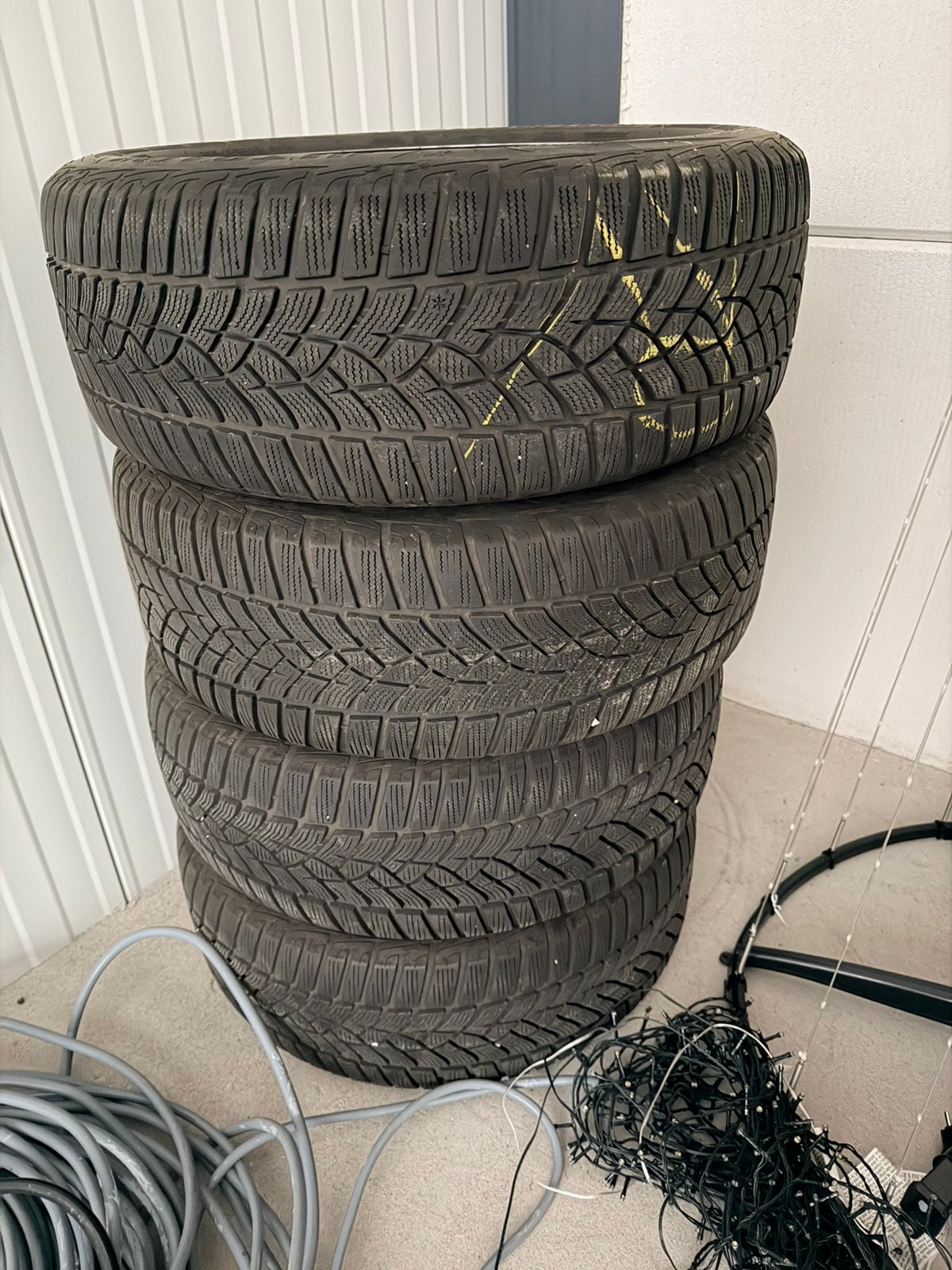 4x Goodyear winterbanden 215/55 R16 97H op stalen velg, Auto-onderdelen, 215 mm, 16 inch, Banden en Velgen, Winterbanden