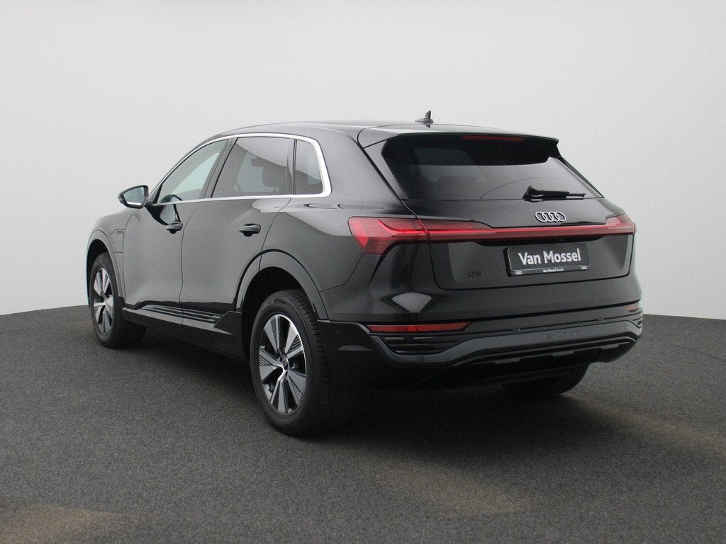 Audi Q8 e-tron 55 Quattro Advanced 408 PK | Navigatie | Adap, Auto's, Audi, Stof, Zwart, Vierwielaandrijving, 408 pk