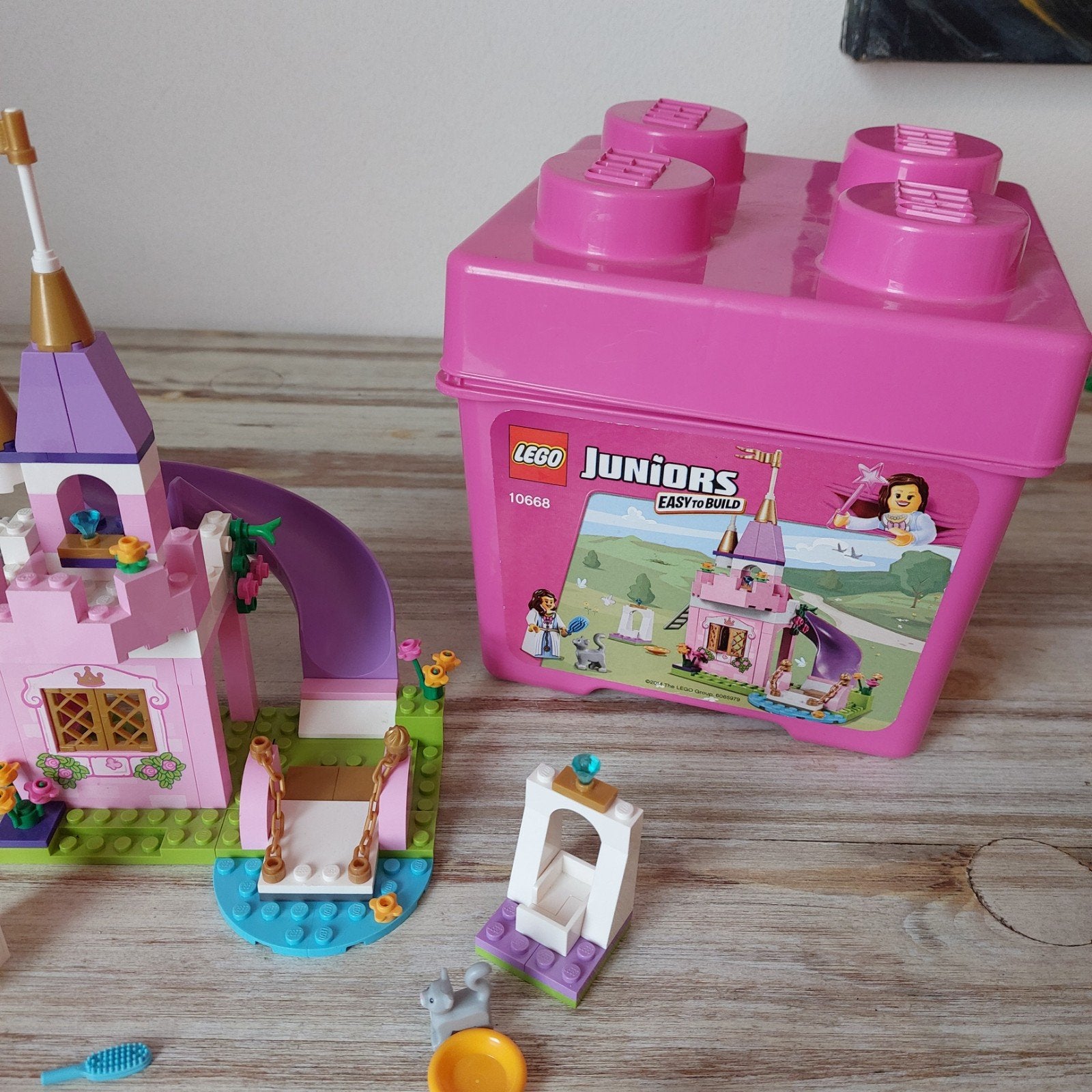 LEGO Juniors Prinsessenkasteel 10668 met bewaarbox, Ophalen of Verzenden, Zo goed als nieuw, Overige merken