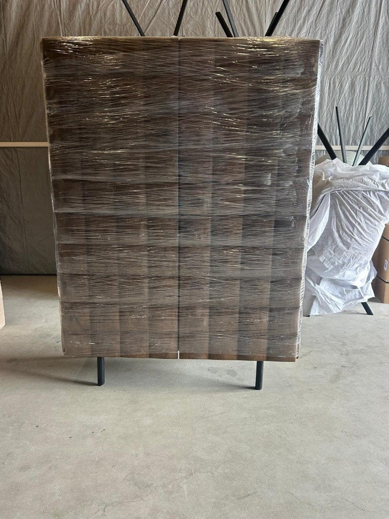 Eleonora Felix kast – mangohout en zwart ijzer – 147 cm, Ophalen, Overige materialen, Met deur(en), 100 tot 150 cm